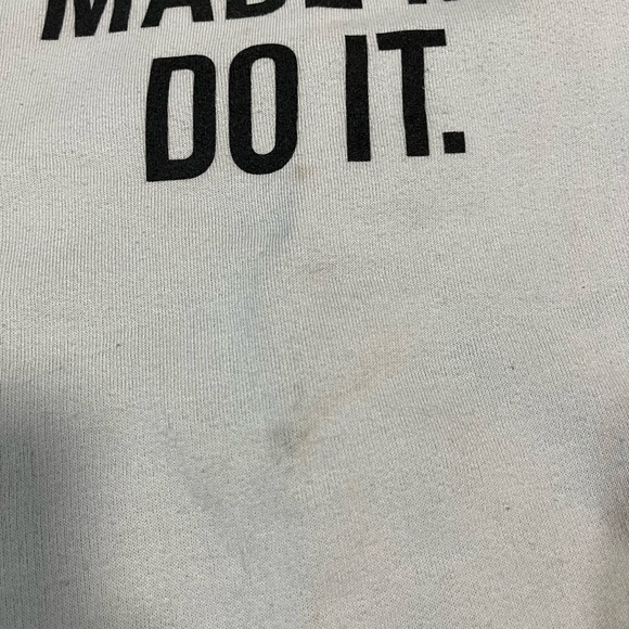 Brunette sweat shirt - Picture 3 of 3